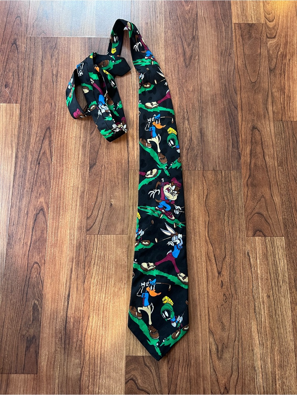 Vintage 1994 Looney Tunes Golf Silk Tie Bugs Daffy Taz Marvin